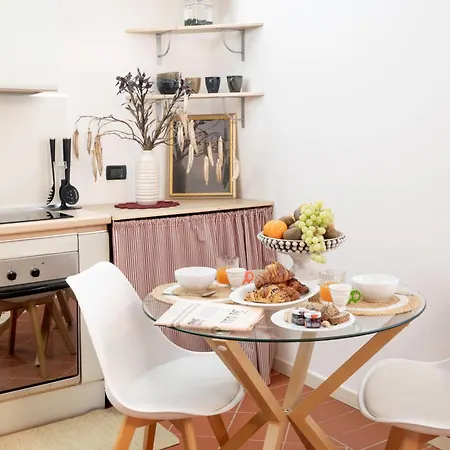 فندق مبيت وإفطار Casa Enzo - Near The Centre 3*