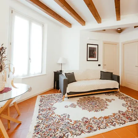 فندق مبيت وإفطار Casa Enzo - Near The Centre