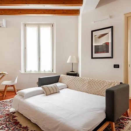 Casa Enzo - Old Town & Station - Ac, Free Parking - Family & Business Panzió