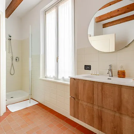 Frühstückspension Casa Enzo - Old Town & Station - Ac, Free Parking - Family & Business 3*