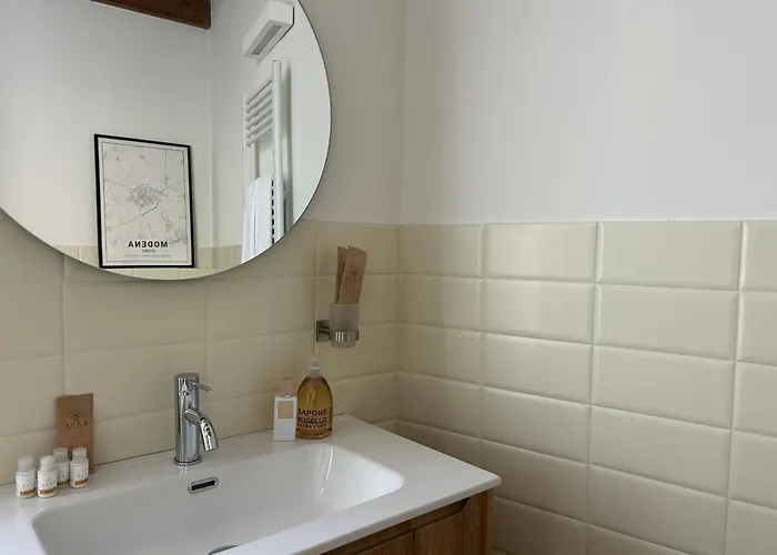 Nocleg ze śniadaniem Casa Enzo - Near The Centre Modena