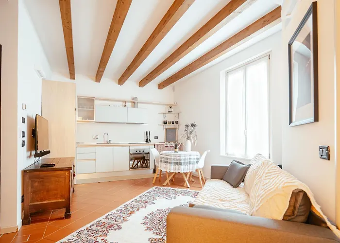 فندق مبيت وإفطار Casa Enzo - Near The Centre 3*