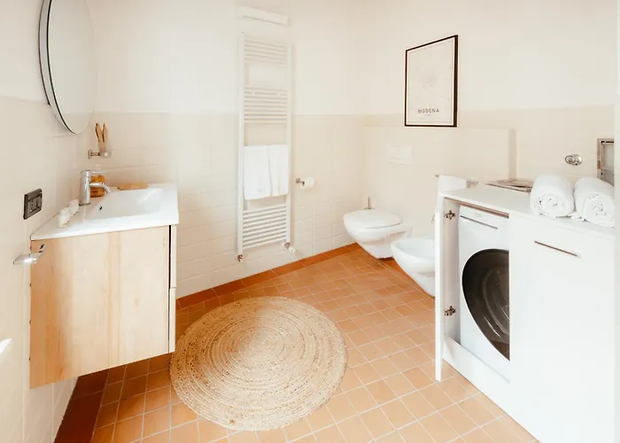 Casa Enzo - Near The Centre 3* 摩德纳